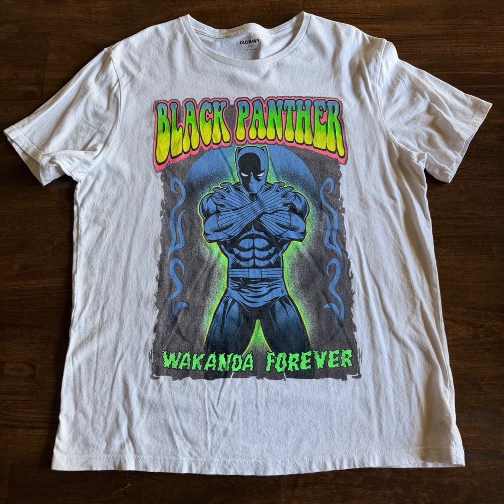 Old Navy Marvel Black Panther Wakanda Forever Graphic T-Shirt White Large